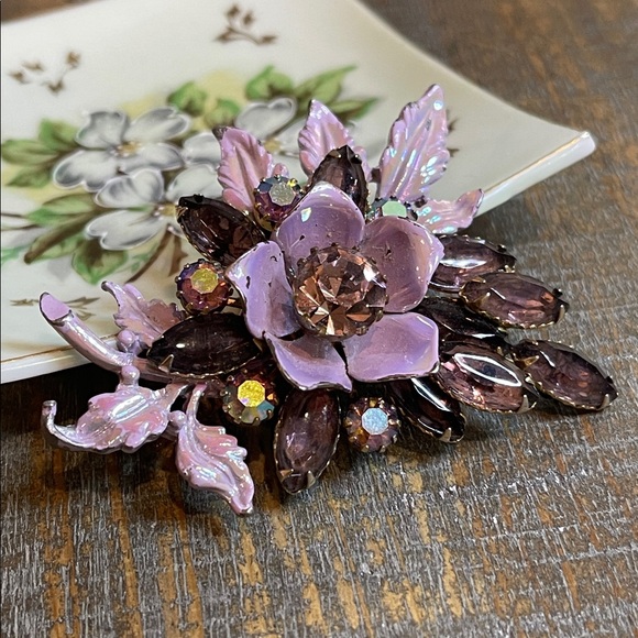 Vintage Jewelry - 1960’s Iridescent Lavender Enamel & Rhinestone Floral Brooch